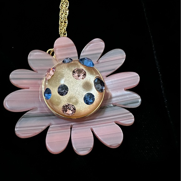 Betsey Johnson Pink Floral Gold Tone Chain Necklace NWT - Picture 3 of 5